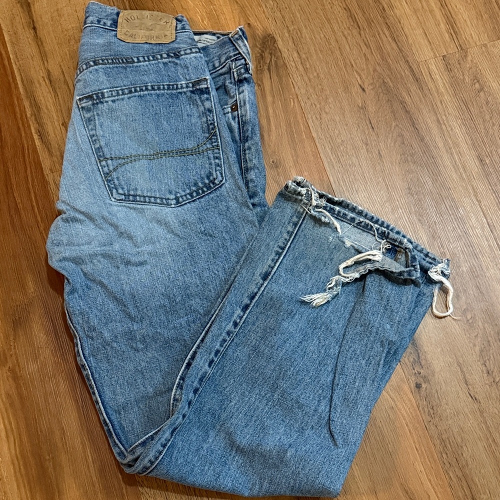 Hollister Men's Relaxed Blue Denim Jeans